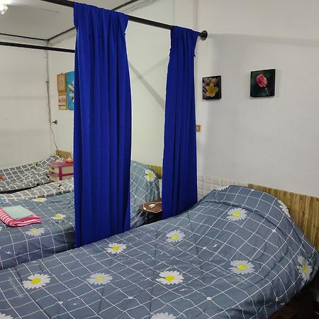 Хостел Sip N' Camp Бангкок Экстерьер фото